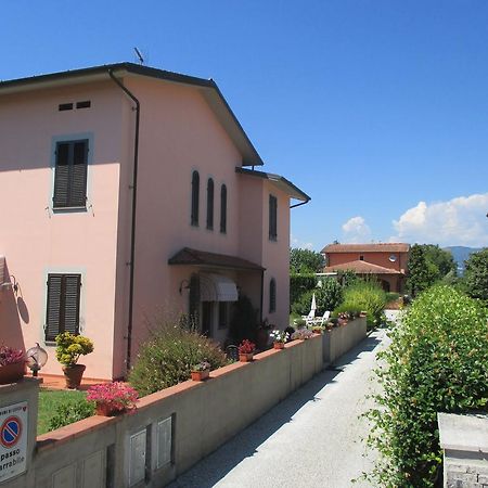 Affittacamere Villa Delia Lucca Exterior photo