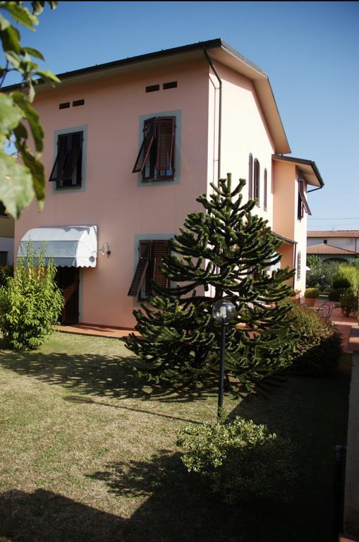 Affittacamere Villa Delia Lucca Exterior photo